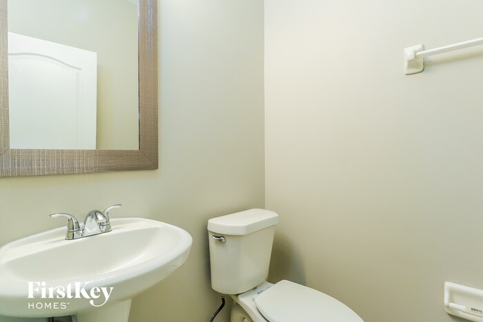 Building Photo - 404 Candlebark Dr