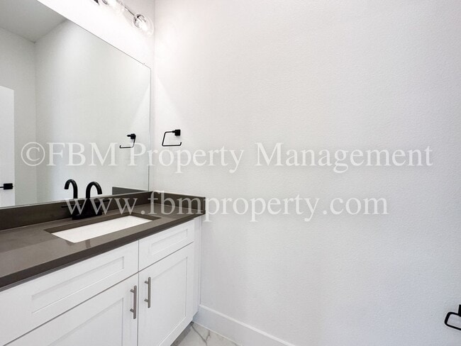 Building Photo - 2610 Kimsey Dr
