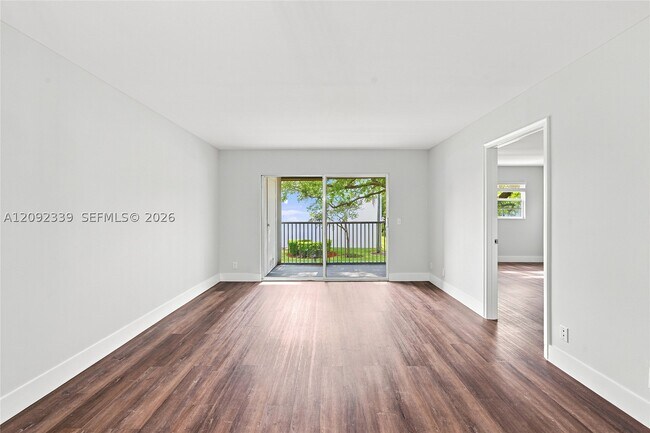 Building Photo - 1400 SW 124th Terrace