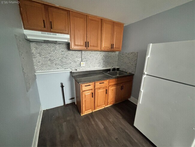 Building Photo - 191 Liberty St