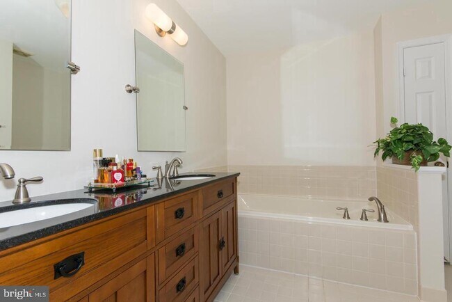 Building Photo - 8035 Galla Knoll Cir