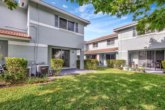 Building Photo - 1923 Alamanda Way