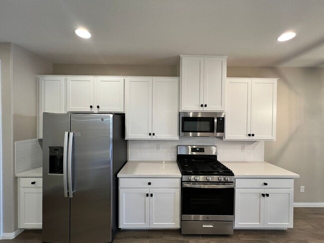 Building Photo - 534 Celebratory Pl