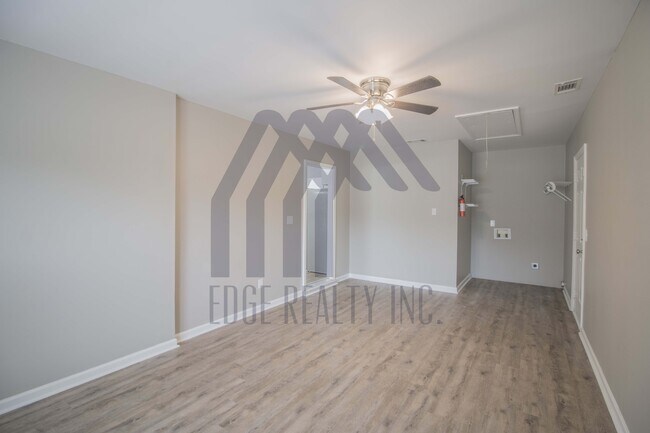 Building Photo - 1253 Roberts Way