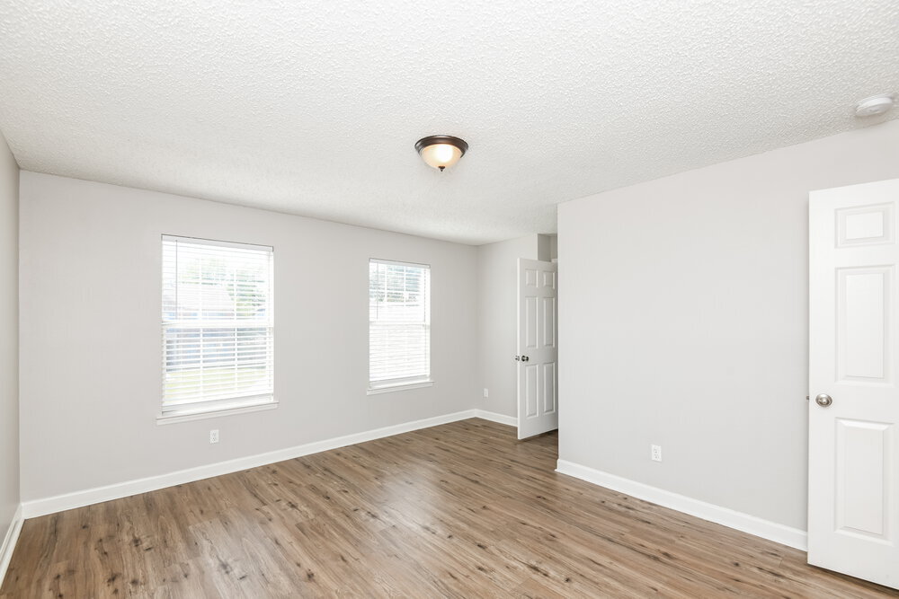 Building Photo - 5429 Crater Lake Dr