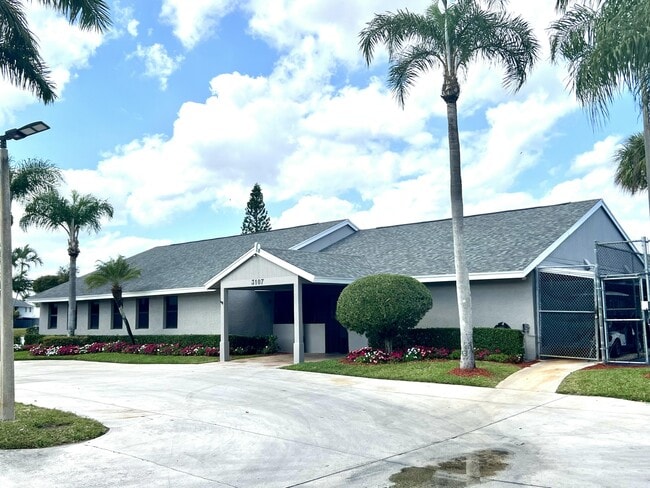 Building Photo - 102 Shoreview Dr