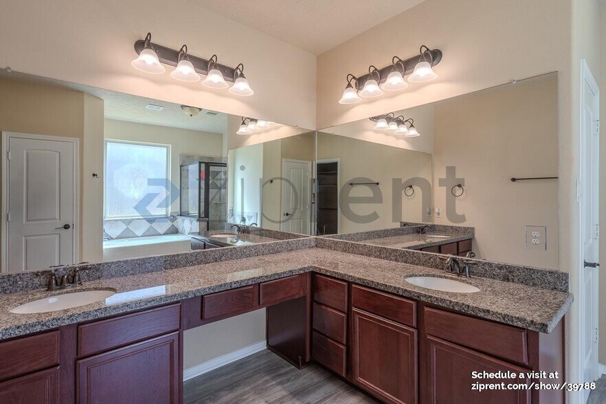 Building Photo - 2814 Palm Harbour Dr