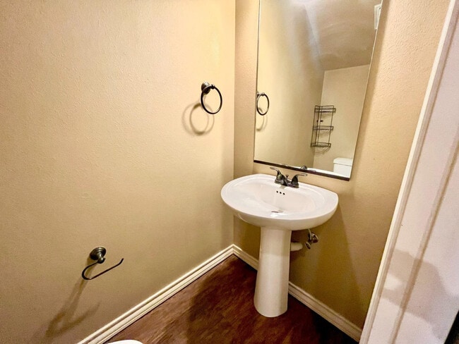 Building Photo - 4419 106th St