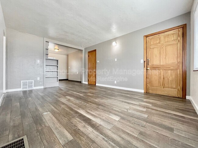 Building Photo - 1220 Ottillia St SE