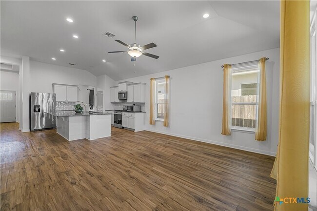 Building Photo - 412 Brushy Creek