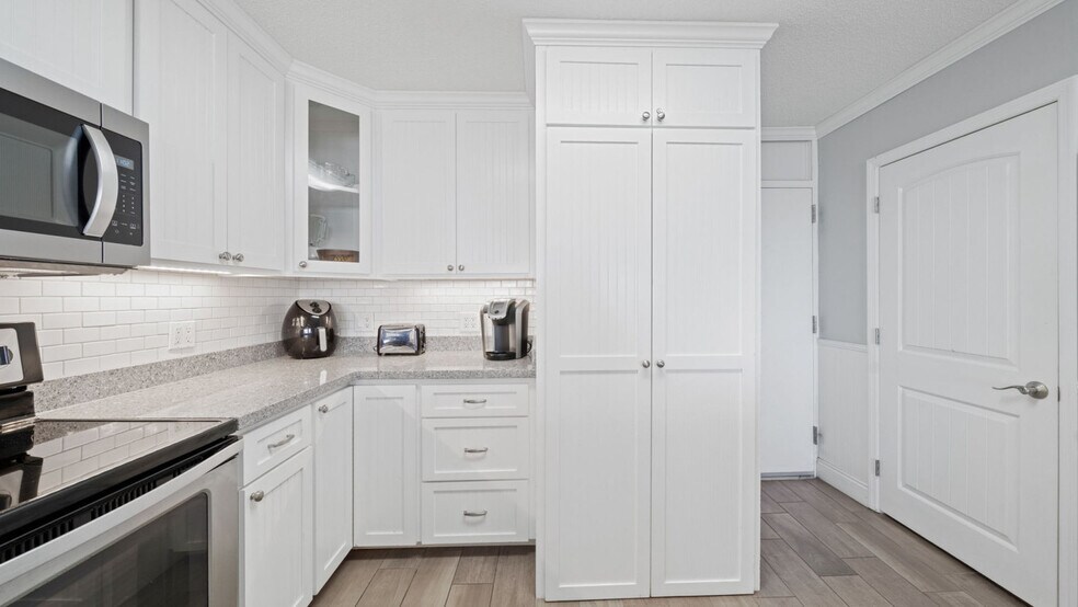 Building Photo - 7205 Thomas Dr