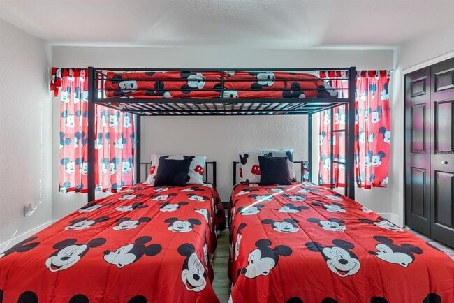 Building Photo - 16748 Lazy Breeze Loop