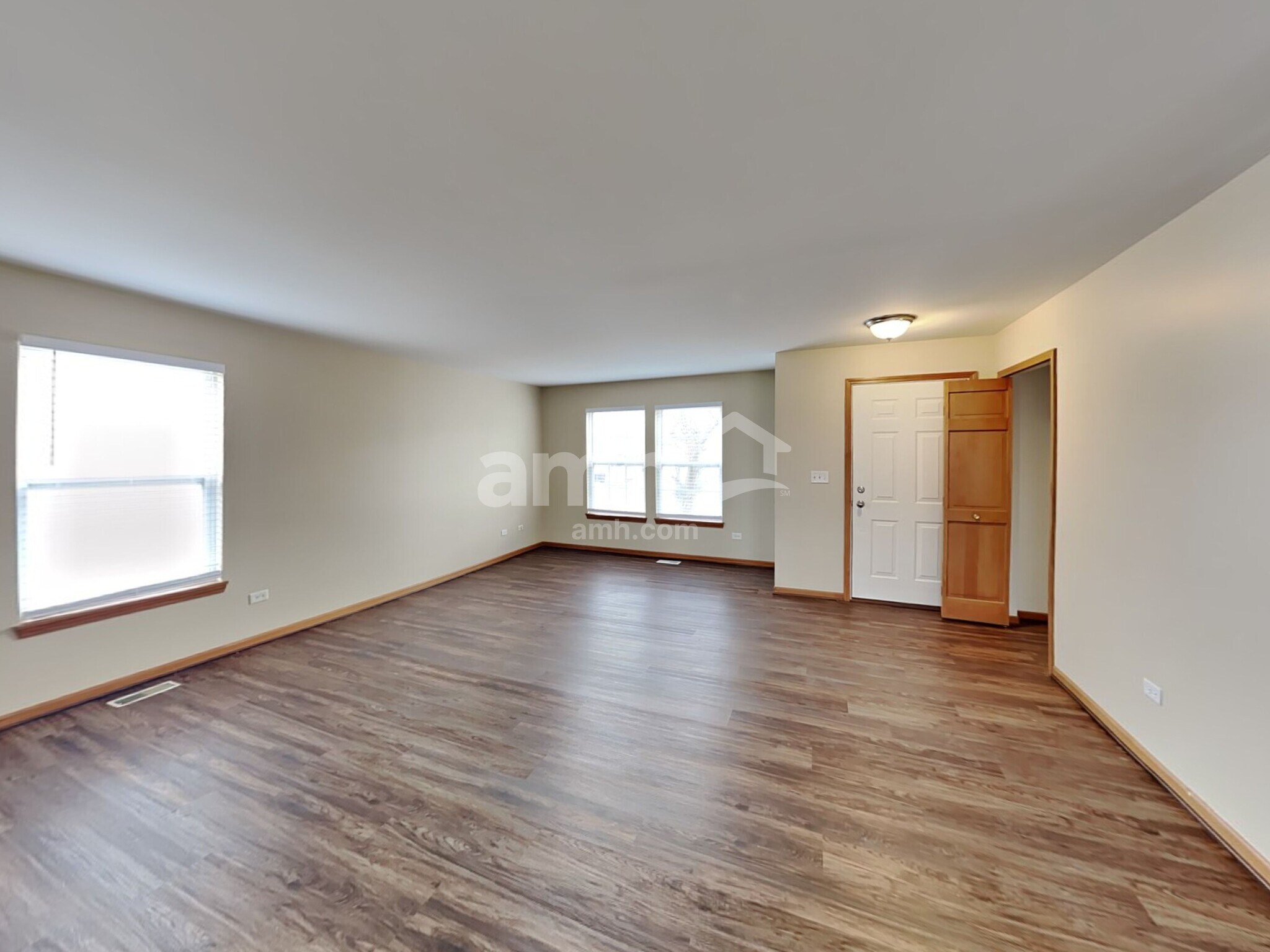 Building Photo - 3229 Kenilworth Ln
