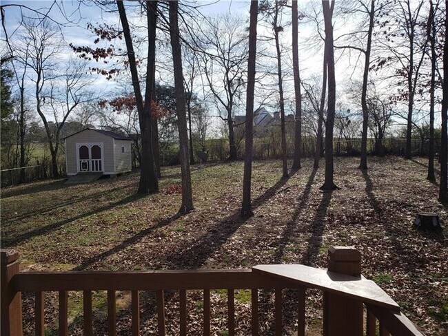 Building Photo - 247 Dogwood Ln SE