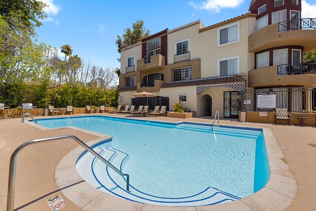 Building Photo - Regency at Encino