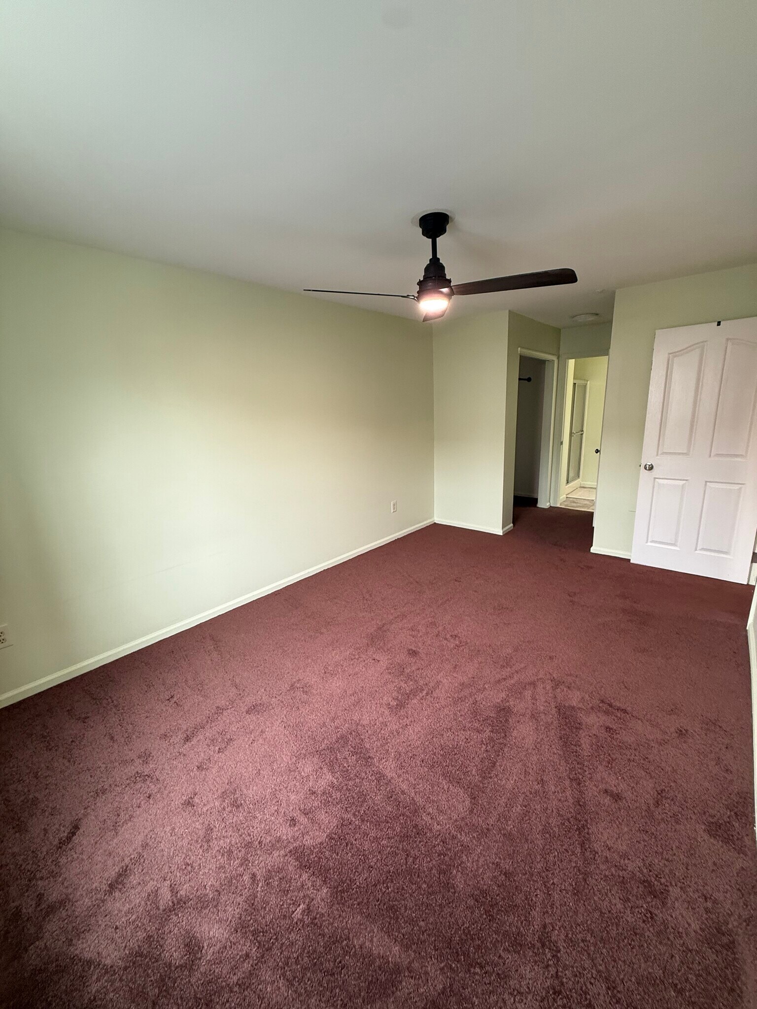 Building Photo - 1301 Waters Edge Dr