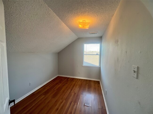 Building Photo - 7740 Ellis Dr