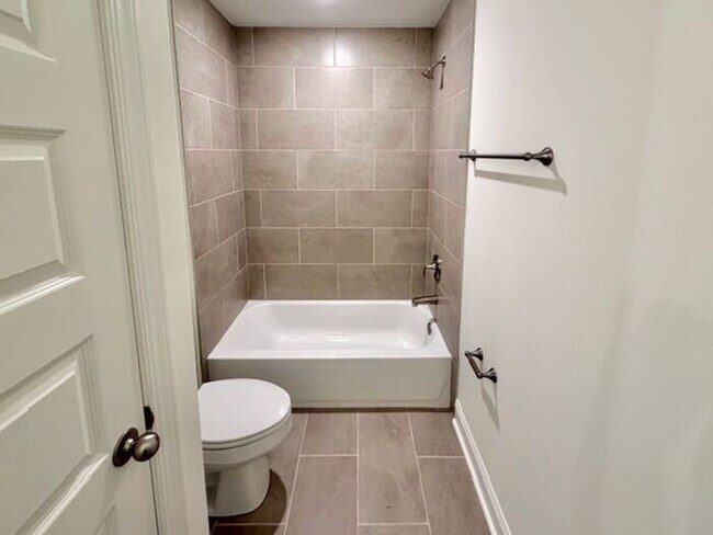 Building Photo - Now Leasing a Brand New 4-bedroom 2.5 bath + an office home in Olive Branch- Five Minutes from Me...