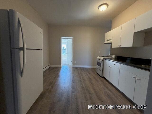 Building Photo - 663 Middle St