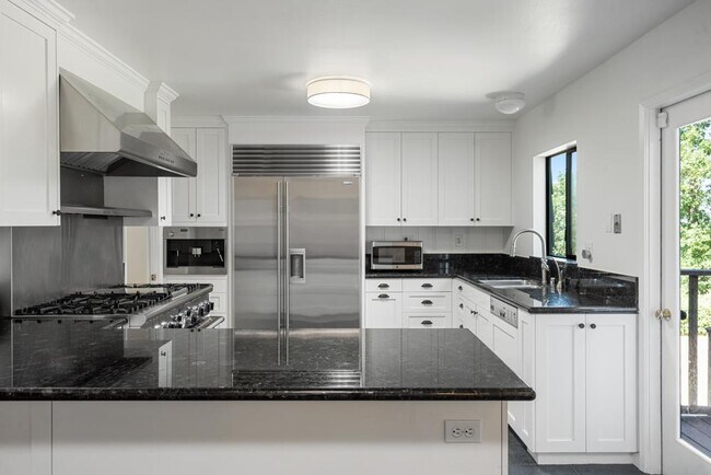 Building Photo - 21 Old Spanish Trail