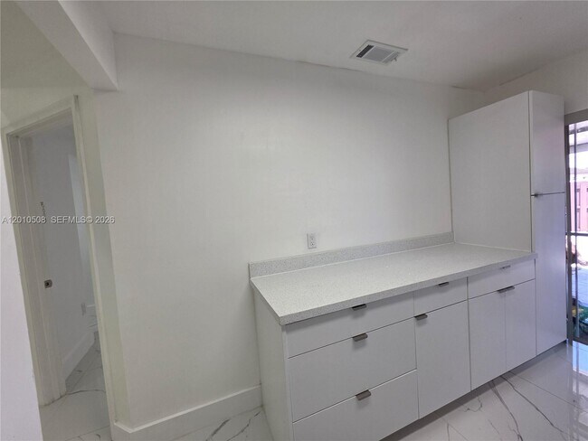 Building Photo - 14775 SW 83rd Ln