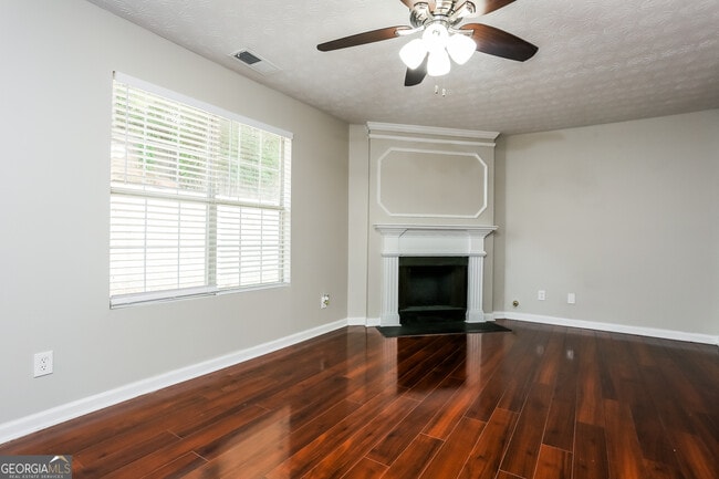 Building Photo - 4150 Riverbank Ct