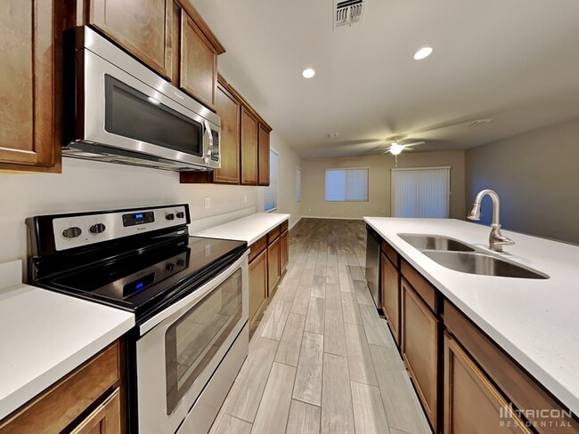 Building Photo - 4891 E Velasco St