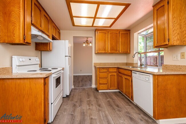 Building Photo - 1541 Shumaker Way