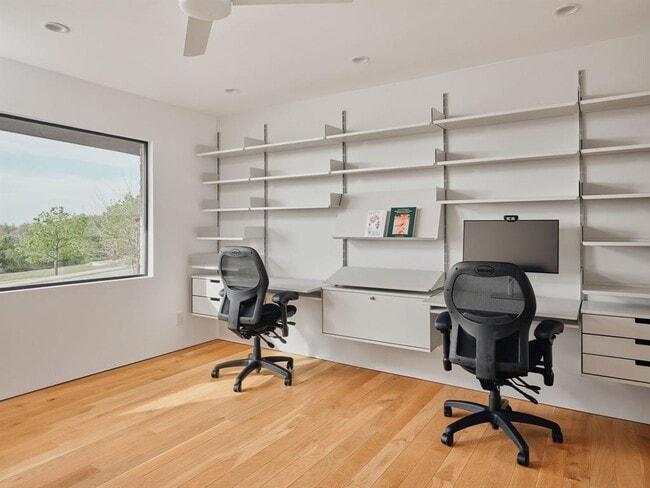 Building Photo - 4908 Balcones Dr