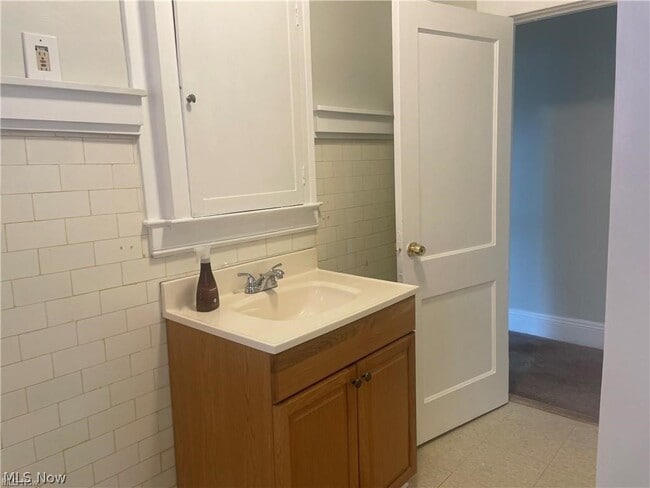 Building Photo - 1420 Ansel Rd