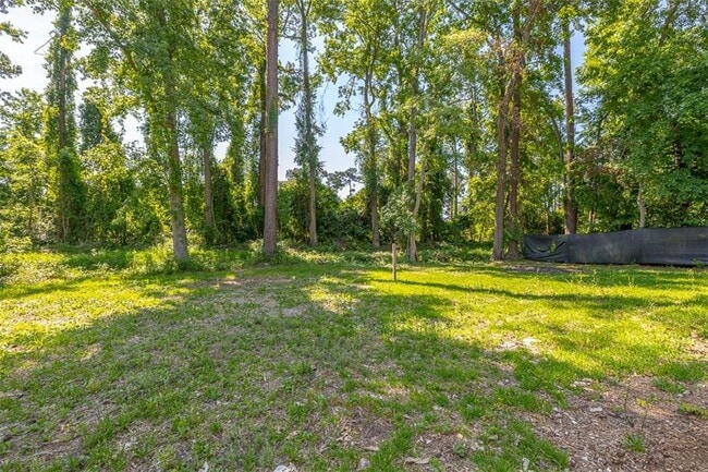 Building Photo - 150 Fairway Oaks Dr