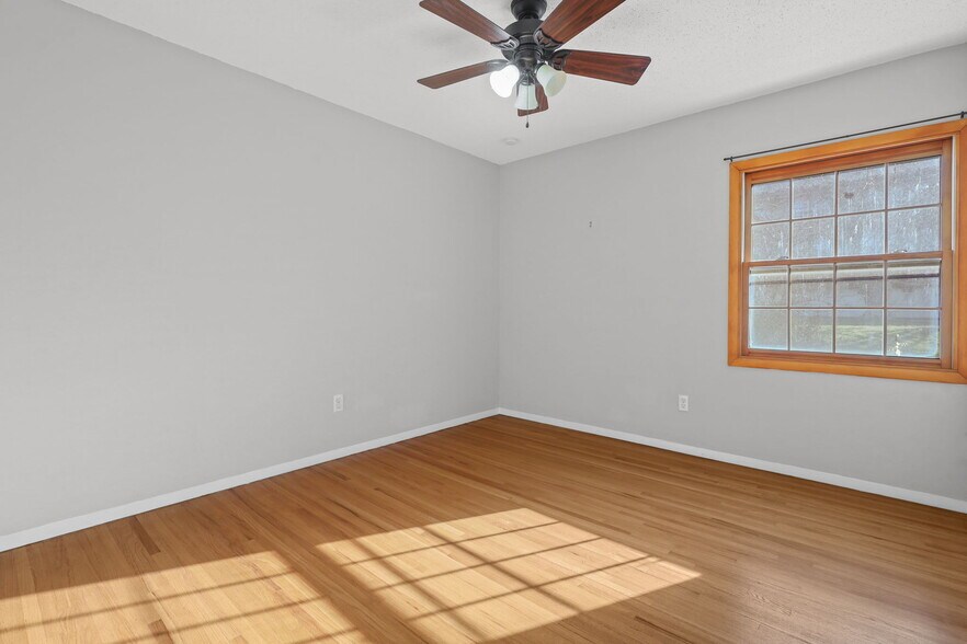 Building Photo - 10411 Corbeil Dr