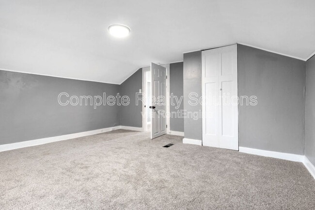 Building Photo - 3158 Oregon Ave