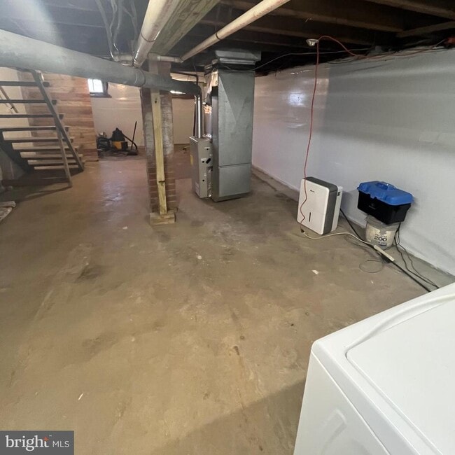 Building Photo - 609 Smithfield Ave