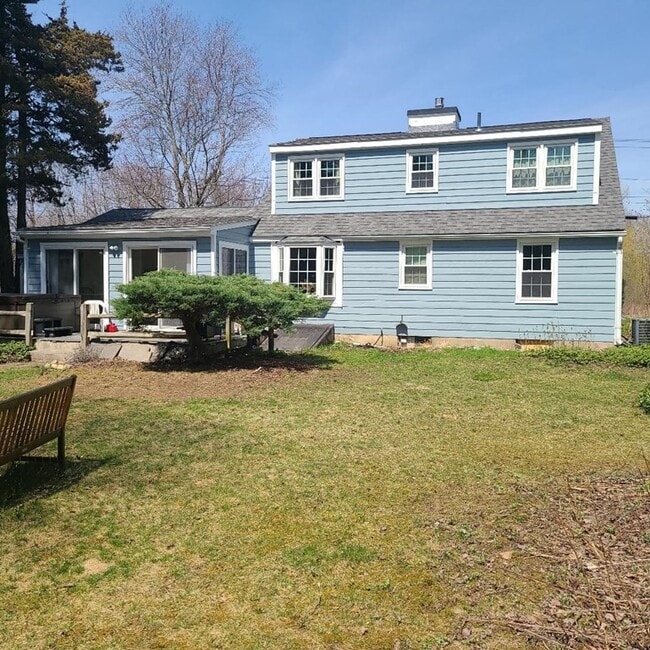 Building Photo - 44 Silver St