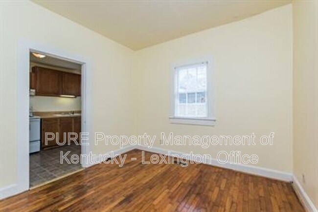 Building Photo - 7 Dogwood Ln