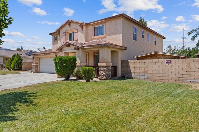 Building Photo - Huge 4 bed and 3 bath with bonus room and ...