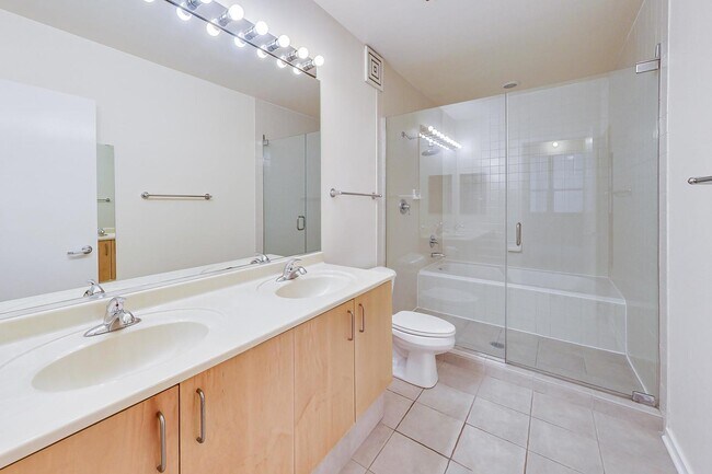 Building Photo - 130 S Canal St