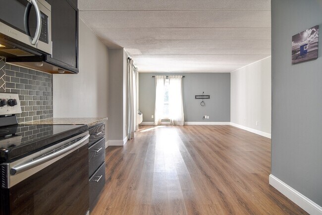 Building Photo - 147 Turner Rd