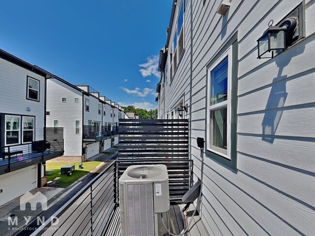 Building Photo - 14122 Loyola Ridge Dr