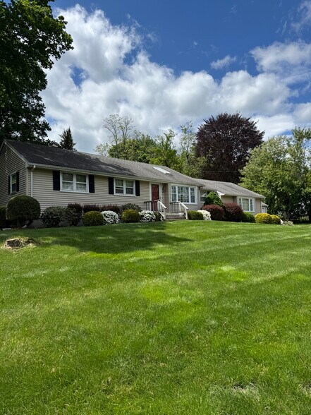 Primary Photo - 88 Sherman Ave