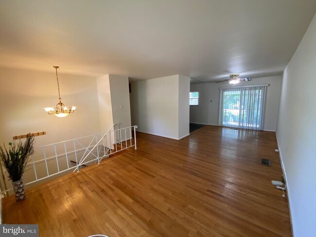 Building Photo - 5614 Duchaine Dr