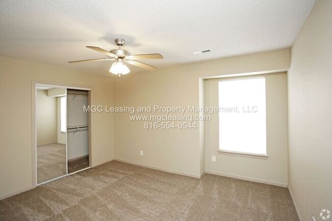 Building Photo - Enjoy Winter In Your Charming Townhome At Timber's East!