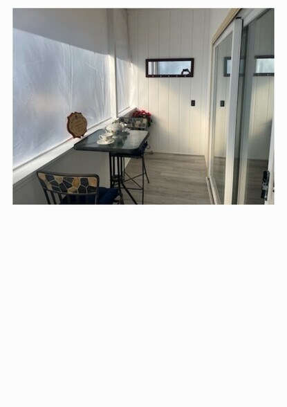 Building Photo - 23 E Main St