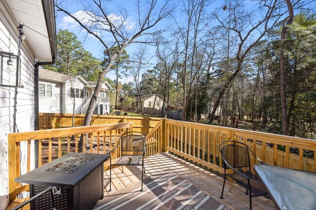 Building Photo - 346 Gun Club Dr