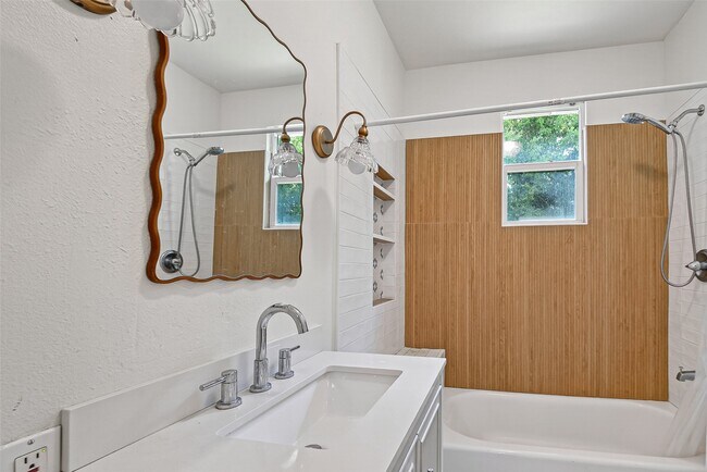 Building Photo - 2519 Stevens St