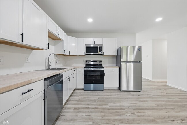 Building Photo - 1116 Heatherwood Dr