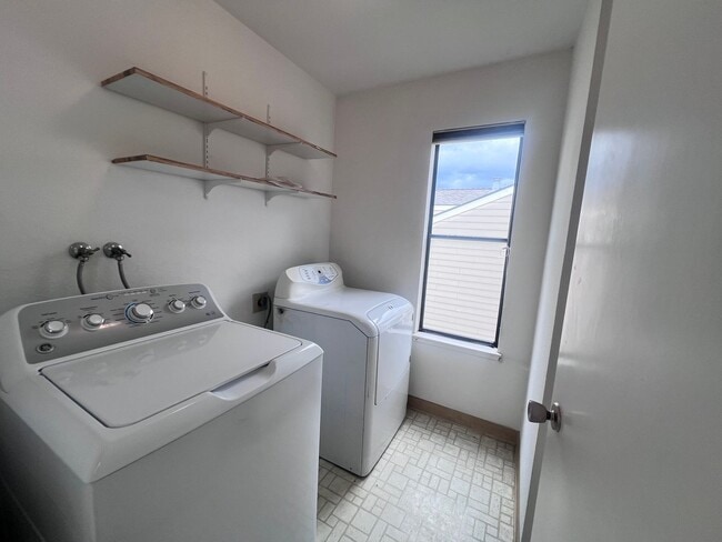 Building Photo - Two Story 3 Bed/Bath Single Family Home In Milpitas, Ca. For Rent!!! $500 OFF FRIST MONTHS RENT!