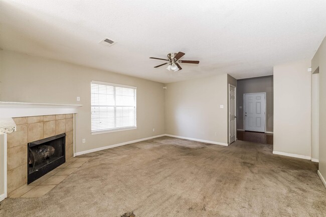 Building Photo - 6821 Kamali Ave