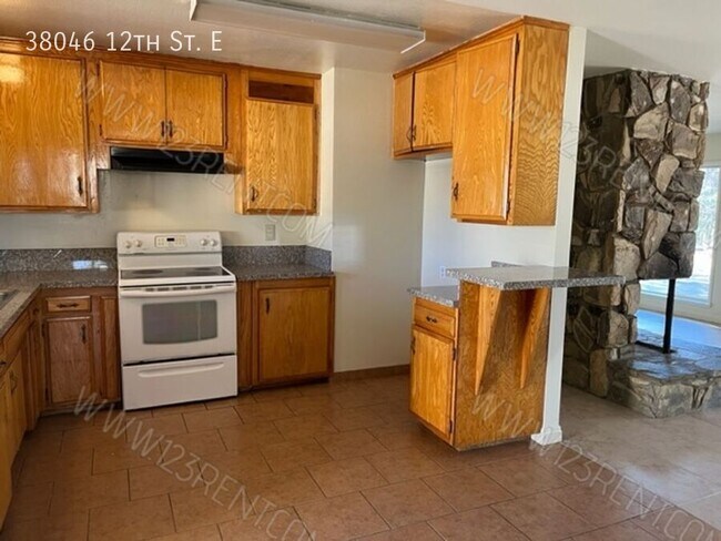 Building Photo - 38046 12th St E